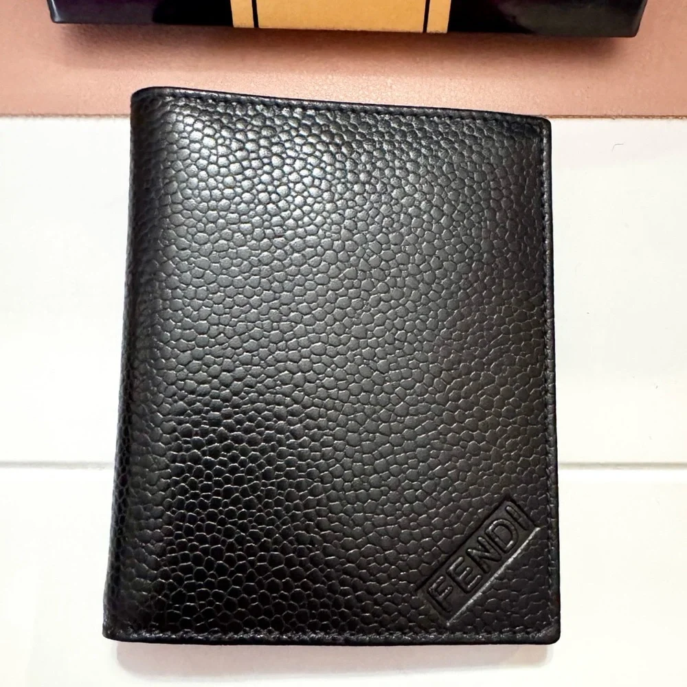 New Men’s Fendi Black Leather Bi-Fold Wallet